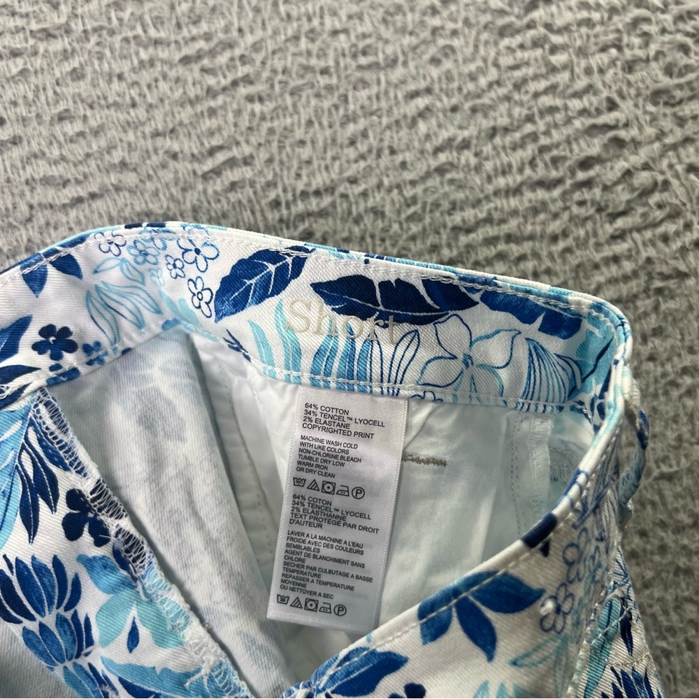 Tommy Bahama Denim Shorts Womens 27 White Blue Floral Tropical Beach Hawaiian - Picture 8 of 8